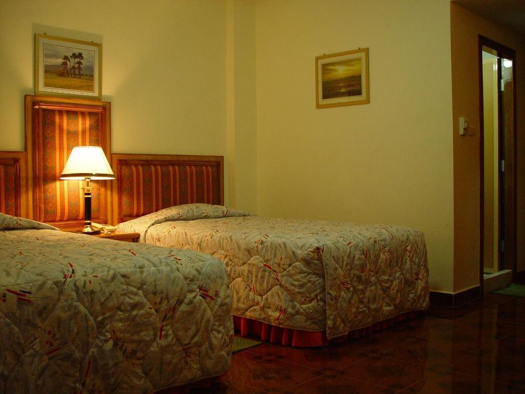 New York Hotel Phnom Penh Ngoại thất bức ảnh